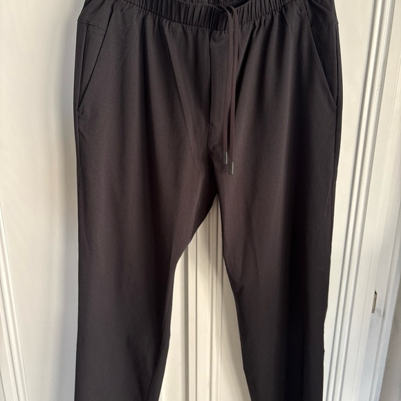 NWOT LululemonPants Men's Large Black Pull-OnGolf Tech Performance